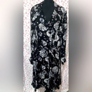 Torrid: Plus Size Trench Coat Black and White Floral Dress Wrap